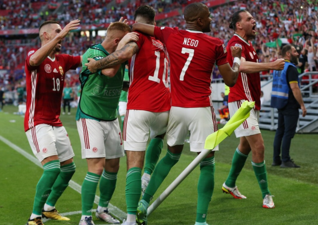 爱游戏-凯恩巅峰对决，詹姆斯与50激战篮网分钟，出色防守胜负难料！的简单介绍